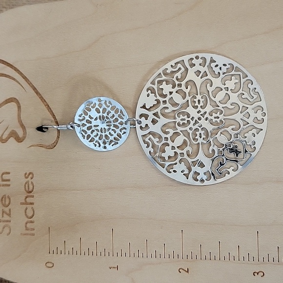 WHISPER WEIGHT CUT MEDALLION EARRINGS - Picture 2 of 8